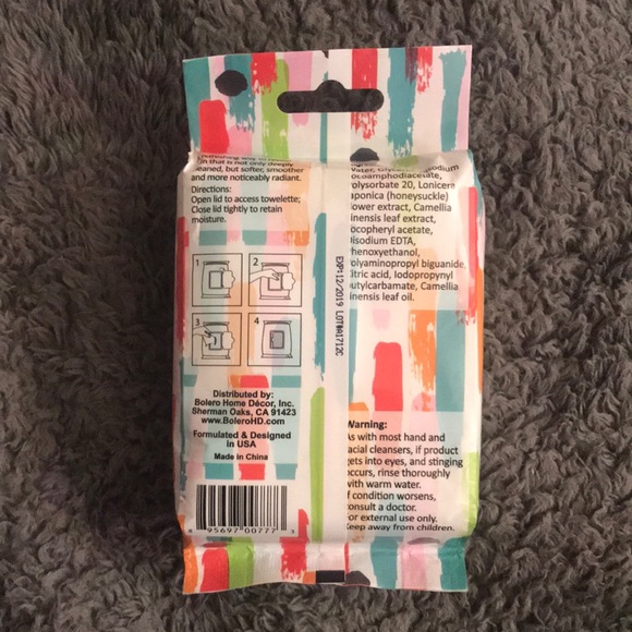 Bolero Honeysuckle & Green Tea facial wipes - Picture 3 of 3